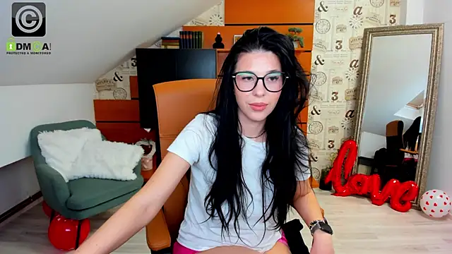 EmillyTaylor online show from February 27, 10:48 am