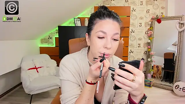 EmillyTaylor online show from February 4, 4:29 am