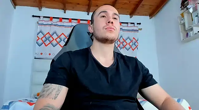 juan  jimenez online show from March 18, 6:26 pm