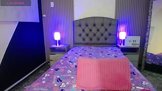 Snapshot of cheryl_hs chatting on March 13, 2:49 am cheryl hs online show from March 13, 2:49 am