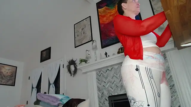 AuroraWillows online show from November 17, 11:49 am