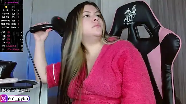 Snapshot of emilyn_grey1 chatting on February 10, 4:00 pm emilyn grey1 online show from February 10, 4:00 pm