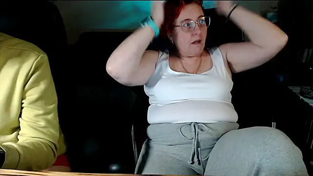 JoannaAndNeighbour online show from December 3, 4:05 pm