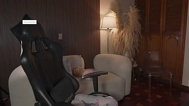 Snapshot of KateOwens chatting on April 12, 11:04 am KateOwens online show from April 12, 11:04 am