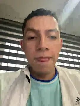 Snapshot of davinalhot chatting on April 11, 6:45 pm davinalhot online show from April 11, 6:45 pm