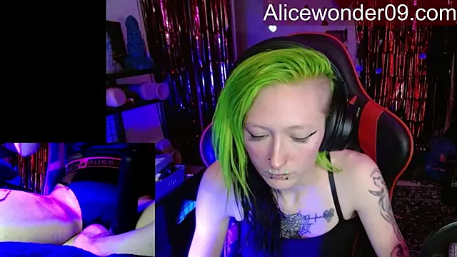 alicewonder09 online show from January 12, 4:50 am