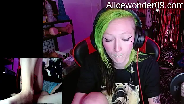 alicewonder09 online show from January 17, 5:01 am