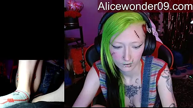 alicewonder09 online show from February 12, 5:13 am