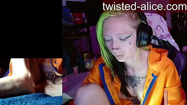 alicewonder09 online show from May 25, 3:12 am