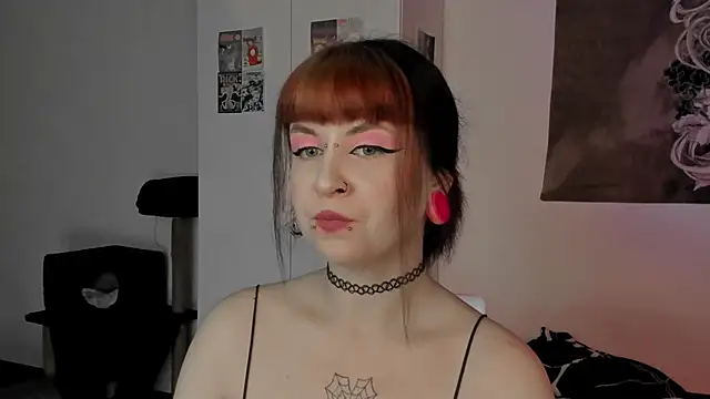 t0riayun0 online show from December 4, 11:13 pm