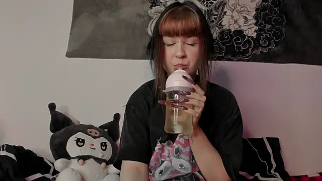 t0riayun0 online show from December 14, 12:11 am