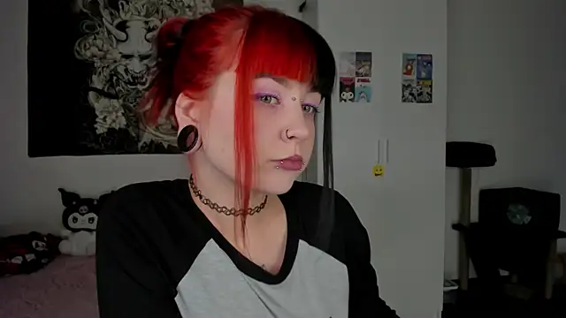 t0riayun0 online show from February 22, 8:31 pm