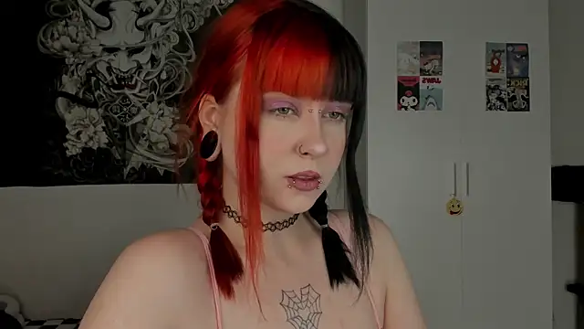 t0riayun0 online show from March 2, 10:16 pm