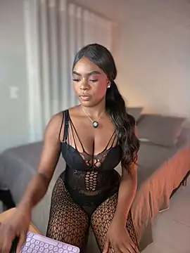 Snapshot of shannol_ryan chatting on February 17, 12:40 am shannol ryan online show from February 17, 12:40 am