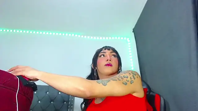 Snapshot of party_aass chatting on January 9, 2:11 am party aass online show from January 9, 2:11 am