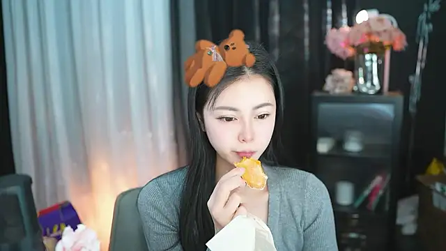 Ocean--Lili online show from March 13, 2:12 pm