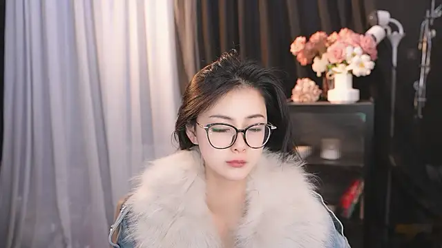 Ocean--Lili online show from March 20, 2:32 pm