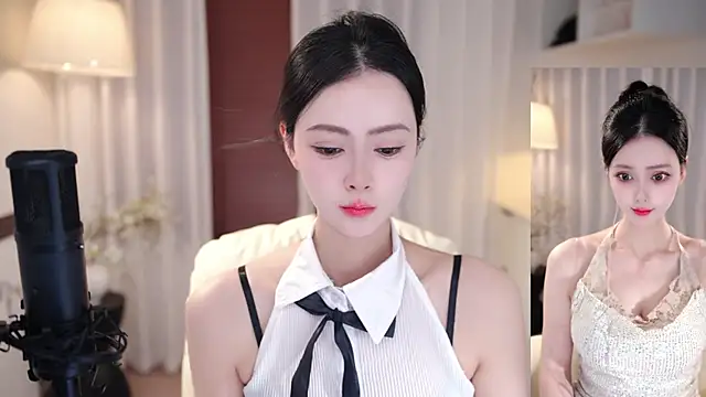 Ocean--Lili online show from October 9, 8:29 pm