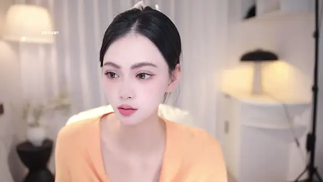 Ocean--Lili online show from October 19, 2:18 pm