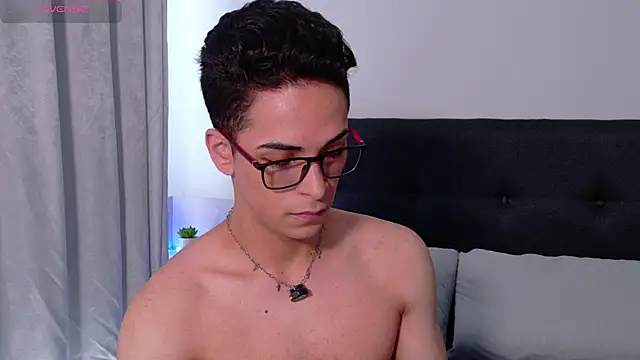 Snapshot of aodaboyyy chatting on January 13, 1:38 pm aodaboyyy online show from January 13, 1:38 pm