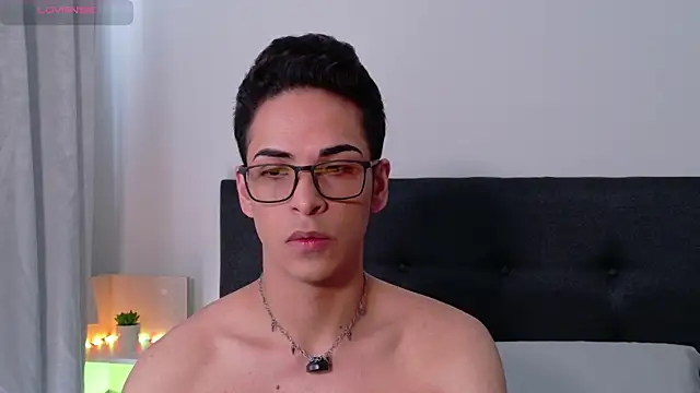 Snapshot of aodaboyyy chatting on January 18, 2:10 pm aodaboyyy online show from January 18, 2:10 pm