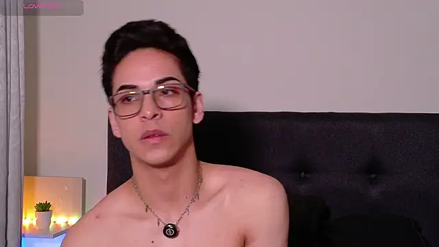 Snapshot of aodaboyyy chatting on February 4, 9:37 am aodaboyyy online show from February 4, 9:37 am