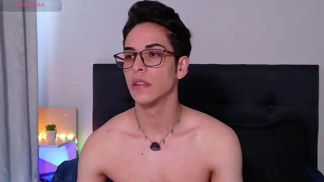 Snapshot of aodaboyyy chatting on February 5, 1:27 pm aodaboyyy online show from February 5, 1:27 pm