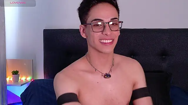 Snapshot of aodaboyyy chatting on February 9, 3:16 pm aodaboyyy online show from February 9, 3:16 pm