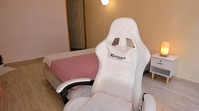 carleee winter online show from March 5, 2:03 am