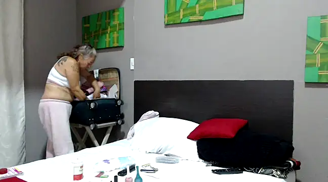 marinadenoche online show from February 15, 12:37 am