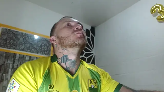 stripnolimits online show from November 8, 11:36 pm