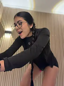 Sarasanders 4 online show from January 10, 4:58 am