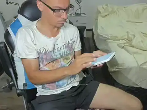 guachin hunk online show from December 26, 4:32 am