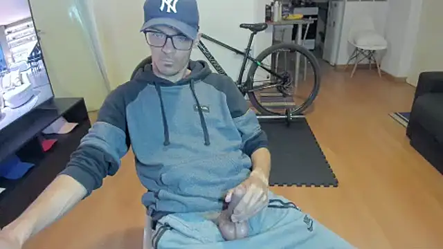 guachin hunk online show from September 13, 5:40 am