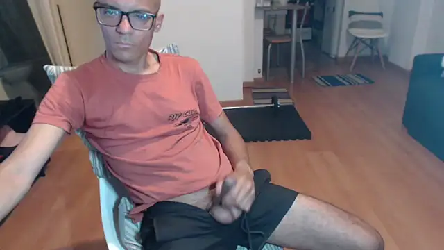 guachin hunk online show from December 1, 1:10 am