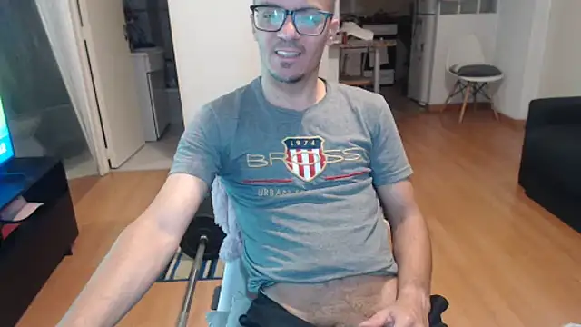 guachin hunk online show from June 4, 3:23 am