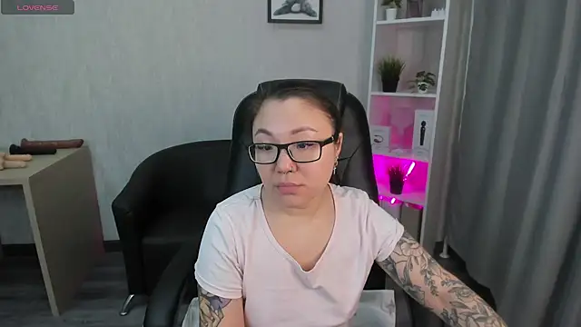 gentle muse online show from February 23, 9:59 pm