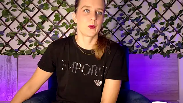 LadyChantale online show from September 22, 5:53 am