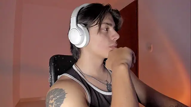 Giordano Russo online show from December 15, 2:49 am