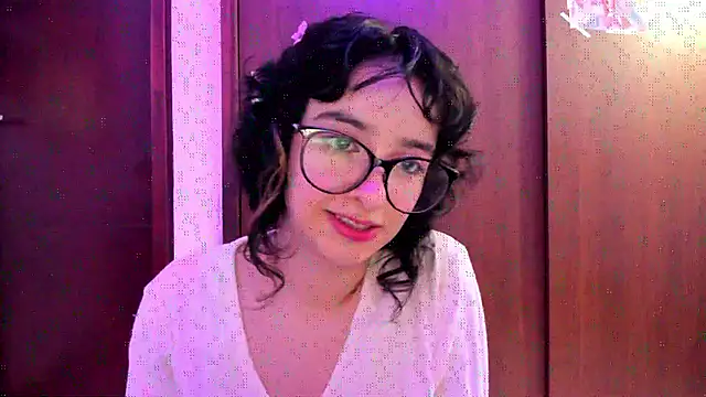 Snapshot of _Lunnaa_ chatting on September 26, 10:36 pm Lunnaa online show from September 26, 10:36 pm