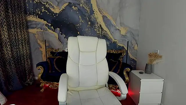 CassandraGood online show from March 12, 7:24 am