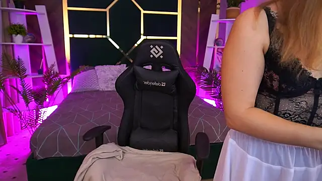 CassandraGood online show from September 23, 8:39 am