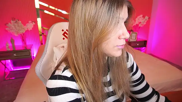 CassandraGood online show from September 27, 5:45 am