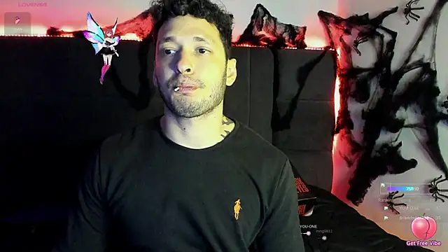 Snapshot of alejandro__2 chatting on November 1, 5:42 am alejandro 2 online show from November 1, 5:42 am