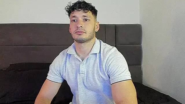 Snapshot of alejandro__2 chatting on January 15, 6:11 pm alejandro 2 online show from January 15, 6:11 pm