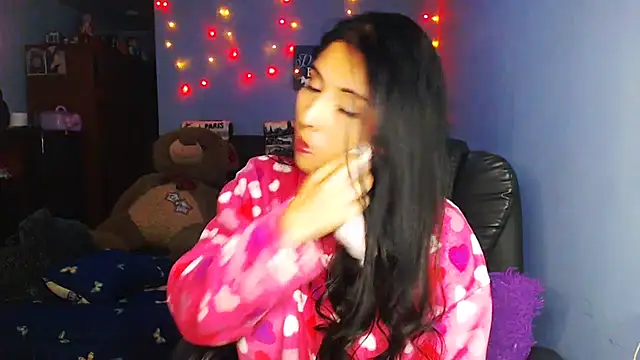 Snapshot of sahtlove1 chatting on January 6, 2:15 am sahtlove1 online show from January 6, 2:15 am