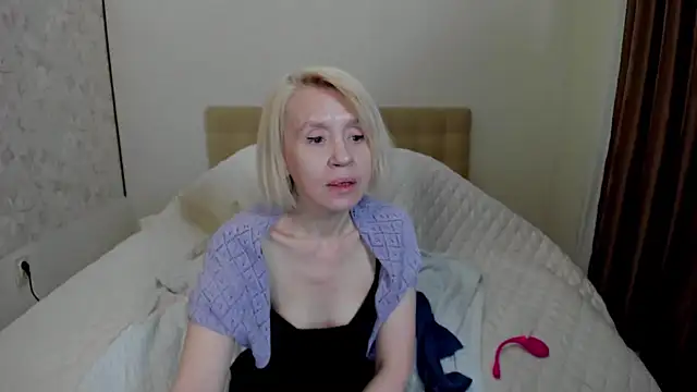 Snapshot of aminalive chatting on February 15, 1:16 pm aminalive online show from February 15, 1:16 pm