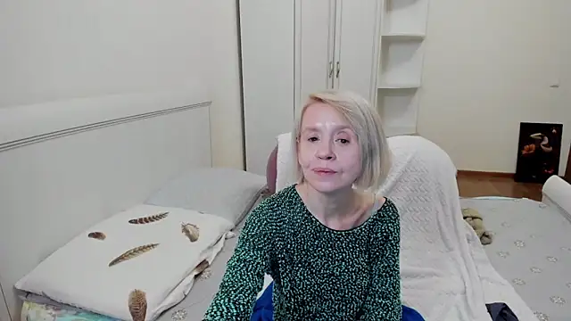 Snapshot of aminalive chatting on December 3, 7:01 pm aminalive online show from December 3, 7:01 pm