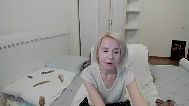 Snapshot of aminalive chatting on December 4, 9:23 pm aminalive online show from December 4, 9:23 pm