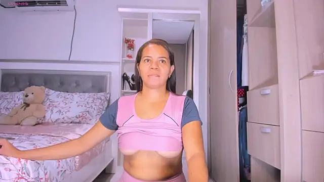 sharonDulce online show from February 6, 12:05 pm